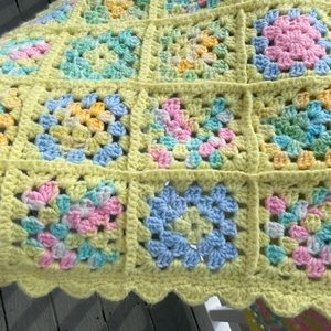 Sweet handmade afghan / lap blanket 32”x 54”